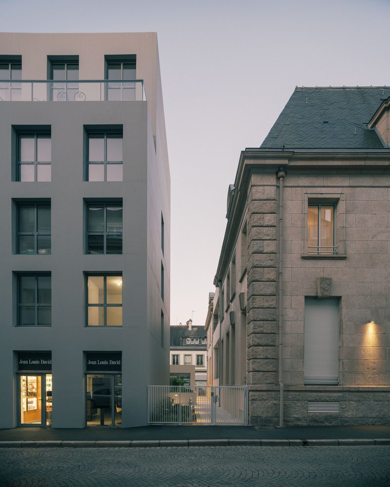 19 Collective Housing Units