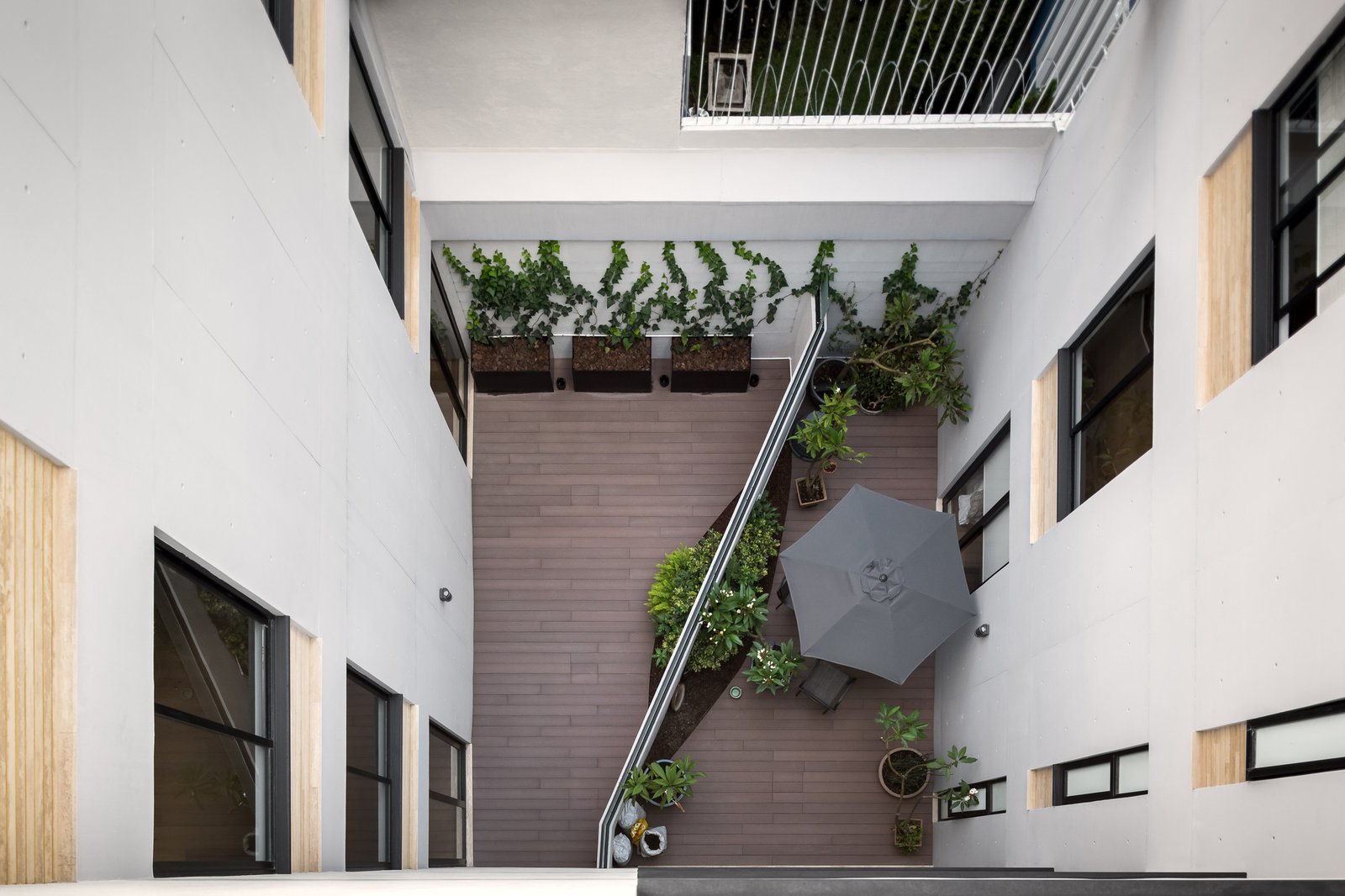 Edifício LC 843 | Escala Arquitectos + A+[eu] Arquitectura e estratégias urbanas