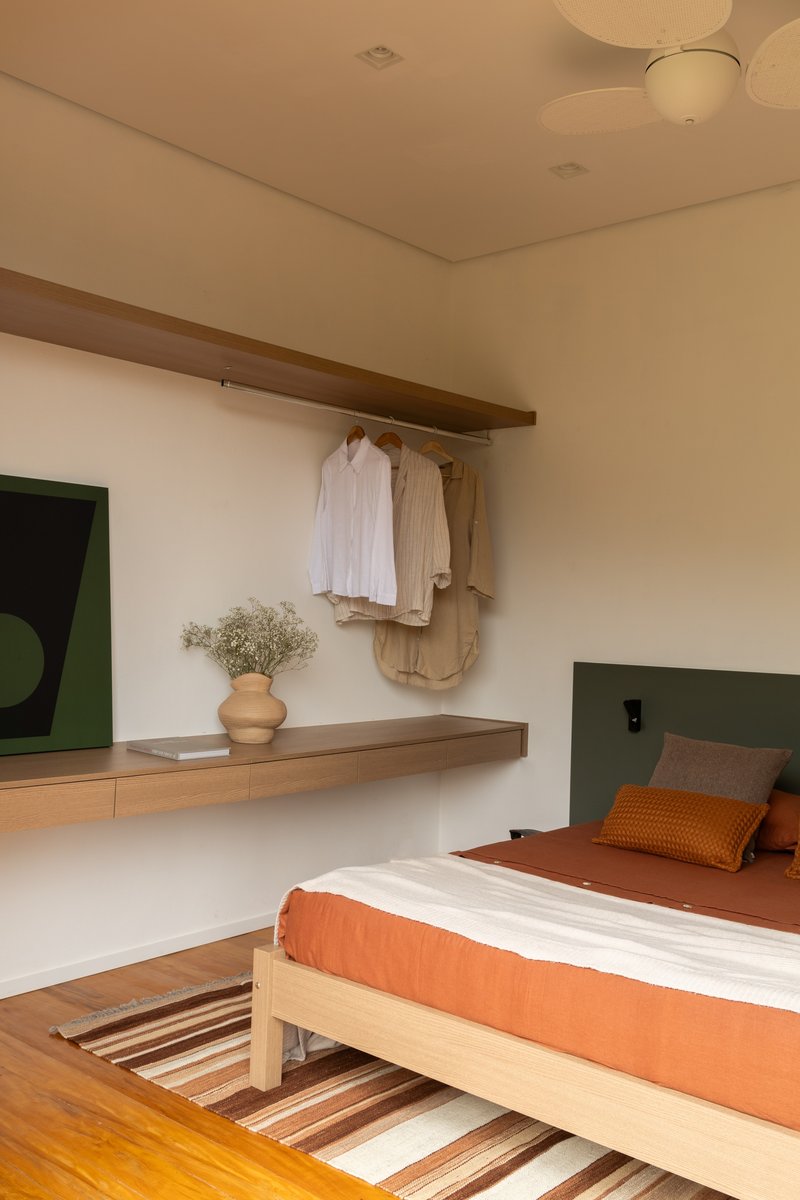 Forest Cabin / Angá Arquitetura - Interior Photography, Bedroom, Bed, Wood, Lighting