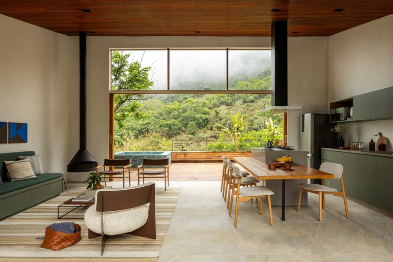 Forest Cabin / Angá Arquitetura - Interior Photography, Dining room, Wood, Table, Chair, Lighting, Glass