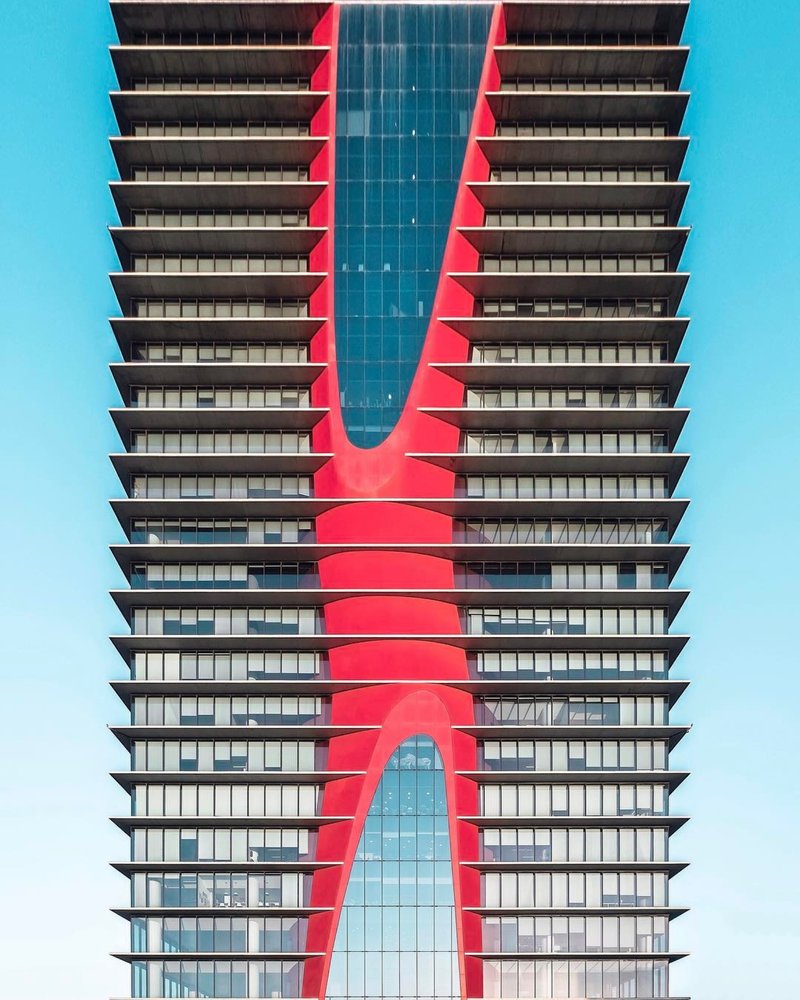 Barcelona Architecture City Guide: 30 Buildings and Places from Gaudí to Today - Image 11 of 34