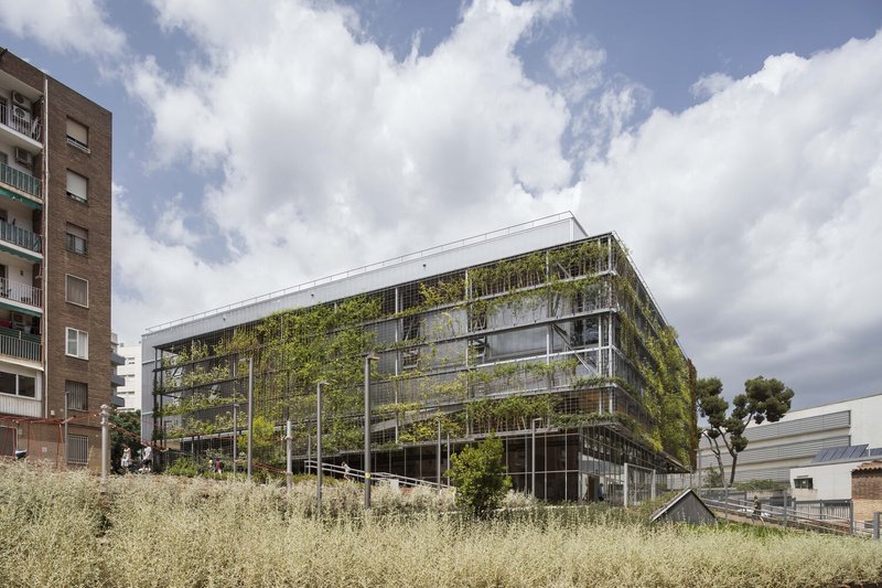 Barcelona Architecture City Guide: 30 Buildings and Places from Gaudí to Today - Image 24 of 34