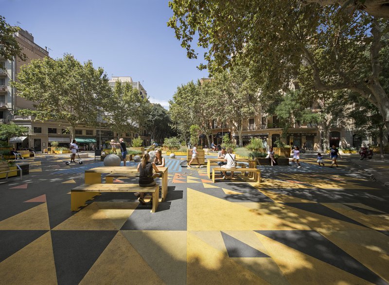 Barcelona Architecture City Guide: 30 Buildings and Places from Gaudí to Today - Image 4 of 34