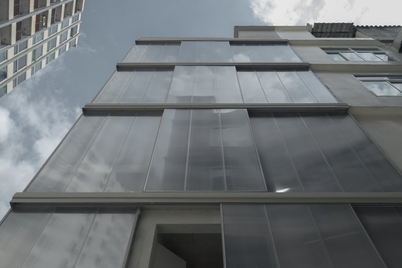 Galeria Nova Contemporary / Skarn Chaiyawat - Fotografia de Interiores, Vidro, Balcão