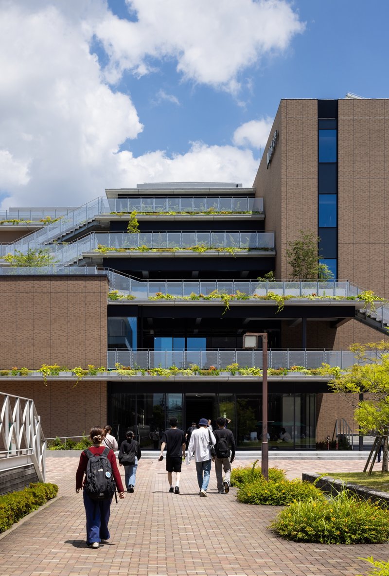 Hannan University Building 4 / Nikken Sekkei - Exterior Photography