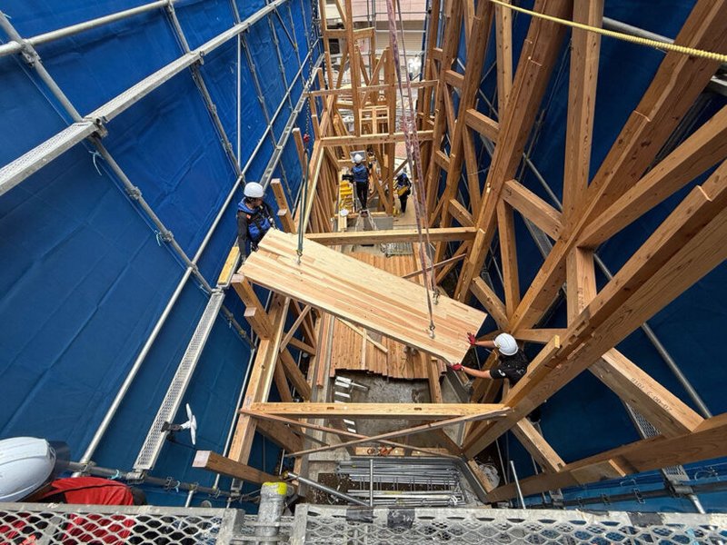 digital modeling guided precise fabrication and on-site assembly | image © VUILD